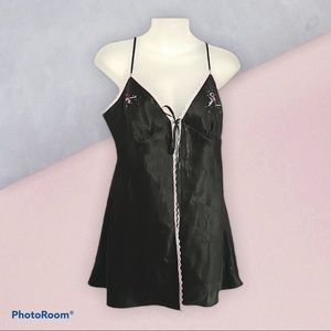 Victoria's Secret chemise w embroidery